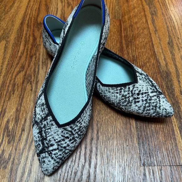 Rothy\'s Black and Gray Python Point II flats 7.5